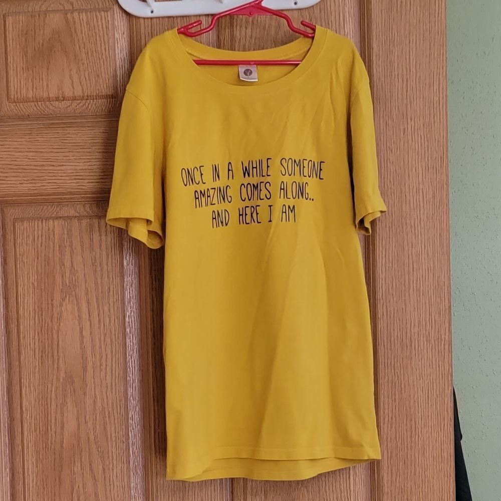 Women's Graphic Funny T-shirt Size Small EUC